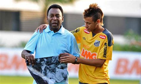 Atacante Neymar Parabeniza Pelé Pelos Seus 80 Anos