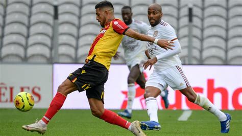 La rencontre est toujours prévue ce dimanche à 17h pour le compte de la 2e . Lens - Saint-Étienne: Le derby du charbon débarque à Bollaert