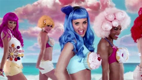 The music video for california gurls by katy perry featuring snoop dogg. California Gurls Music Video - Katy Perry - Screencaps ...