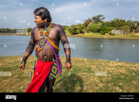 Embera Drua Stockfotos Und Bilder Kaufen Alamy