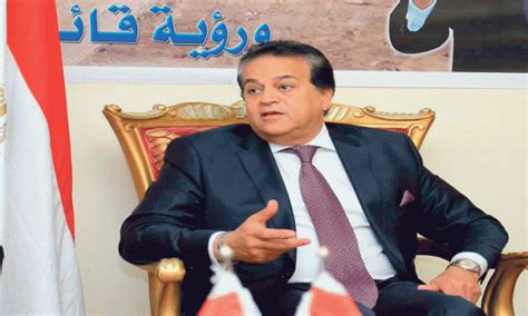 وزير التعليم العالي يتفقد مستشفى بنها الجامعي للاطمئنان على مصابي حادث قطار طوخ. وزير التعليم العالى يكشف سر تفوق مصر فى "أبحاث كورونا ...