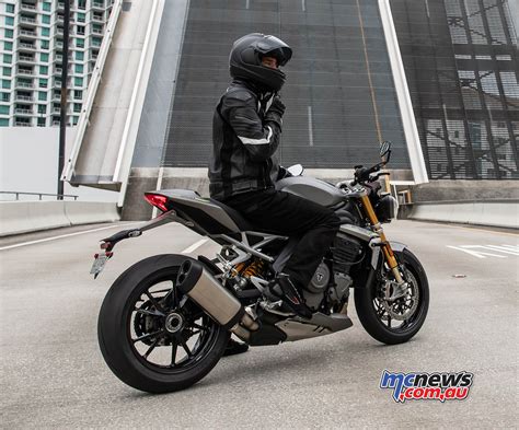 There were 104 engine changes between the 2011. New 2021 Triumph Speed Triple 1200 RS full reveal and ...