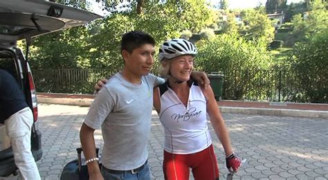 Quintana is a girl's name of spanish origin meaning the fifth girl. Arrivo Nairo Quintana all'Hotel Lago Verde - YouTube
