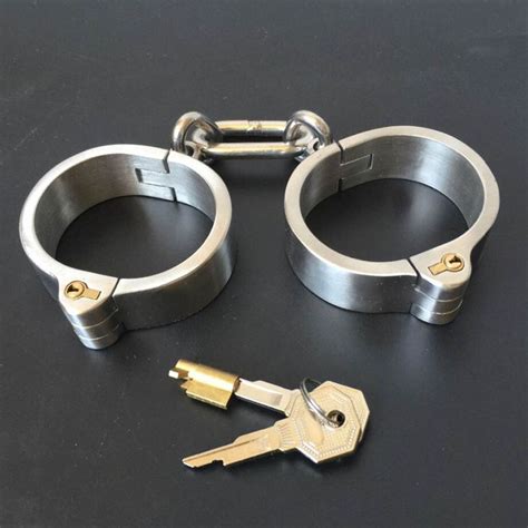 2018 Male Female Latch Locking Stainless Steel Oval Shaped Wrist Restraint Handcuffs Manacle