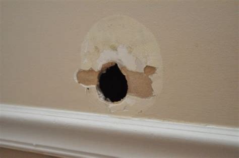 How to fill a hole in the wall diy. DIY Drywall Repair: How To Patch Drywall | Living Weekley Blog