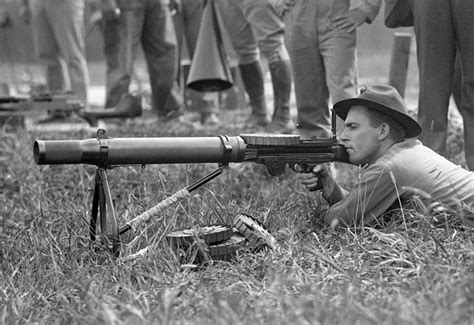 Lewis Gun Light Machine Gun Lmg Specifications And Pictures