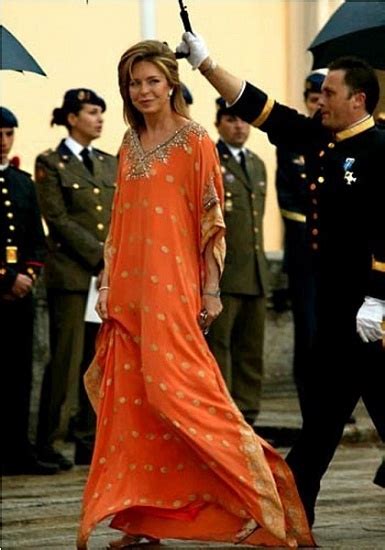 Queen Noor Al Hussein Of Jordan In Kaftan Dress Apostolicfashion Modestfashion Modestdress