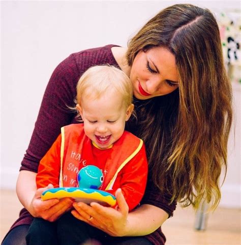Get your little one involved in music activities with this advice from whattoexpect.com. Music Classes for Babies & Young Children - Caterpillar Music Basingstoke
