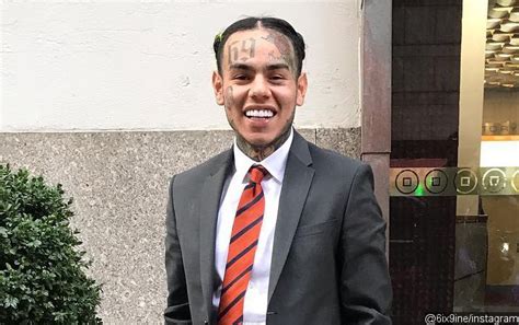 Tekashi69 Gets Handsy With His Girlfriend In First Pic From Jail