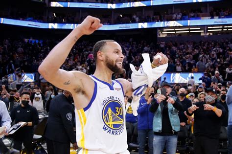 About Time Steph Curry Relishes First Career Game Winning Buzzer Beater Inquirer Sports