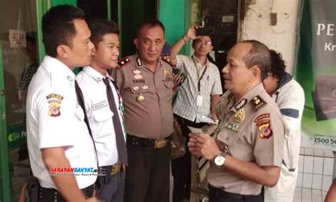 Sering kita ingin mengetahui atau sekedar iseng ingin tahu apakah ijazah yang kita miliki terdapat atau tidak di perguruan tinggi, karena tidak sedikit lulusan atau mahasiswa terutama dari pts terkadang tidak terdaptar di di pangkalan data pendidikan tinggi, direktorat jendral pendidikan tinggi. Polda Jabar Imbau Satpam di Pangandaran Miliki Sertifikat Gada Pratama - Harapan Rakyat Online