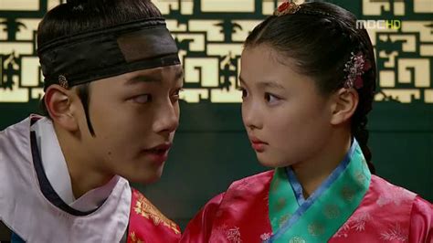 Kim Yoo Jung Developed A Liking For “the Moon That Embraces The Sun” Co Star Yeo Jin Goo Soompi