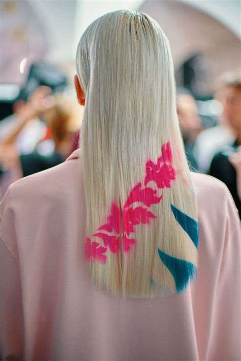 This Spray On Emilio Pucci Hair Statement Was Inspired By Lil Kim