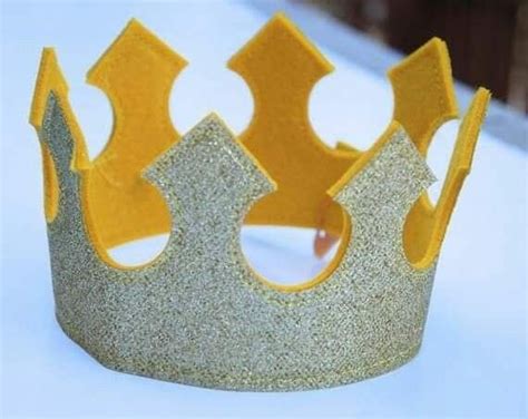 Pin By Victoria Cisneros On Manualidades Felt Crown Crown For Kids