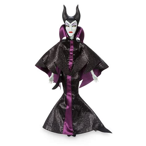 Malefique révèle l'histoire méconnue de maléfique, la méchante la plus emblématique de disney, celle du classique de 1959 la belle au bois dormant. Disney Store Poupée Maléfique classique - shopDisney France