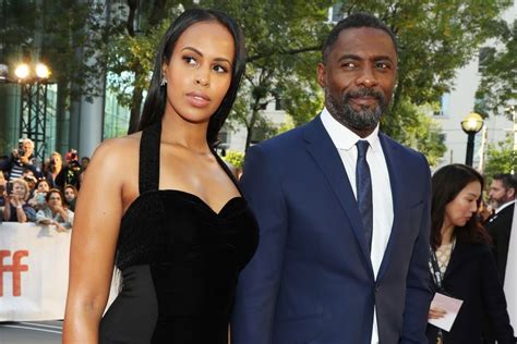 Idrissa akuna elba was born on 6 september 1972 in the london borough of hackney, to winston, a sierra leonean man who worked at the ford dagenham plant, and eve, a ghanaian woman. Idris Elba Bio - Wife, Daughter, Age, Height, Girlfriend ...