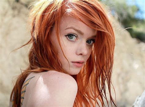 Lass Suicide Redhead Women Face Green Eyes Bare Shoulders