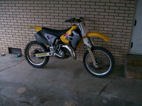 Specifications, appearance, colours (including body colour), equipment, materials and other aspects of the suzuki products shown on this website are. 2001 Suzuki RM 125 $800 - 100230155 | Custom Dirt Bike ...
