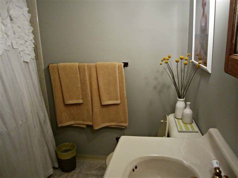 Check spelling or type a new query. Sweet Magnolia Way: Gray and Gold Bath