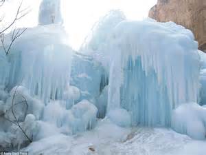 Images Show Mancheng Longju Waterfall Frozen In Chinas