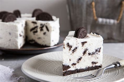 Ilustrasi gambar minuman oreo milkshake segar. 5 Resep Dessert Oreo yang Enak dan Mudah Dibuat