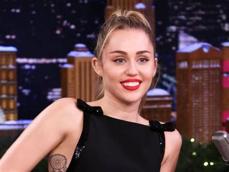 Celebrity Tit Miley Cyrus