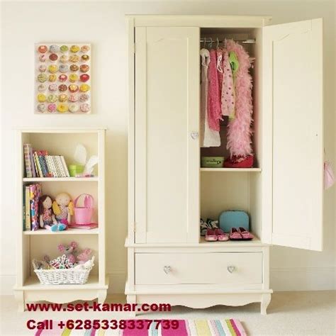 Lemari ini cocok untuk kamu yang ingin bergaya minimalis tapi tetap elegan. Lemari Pakaian Anak Perempuan Cantik Putih Bersih | Lemari ...