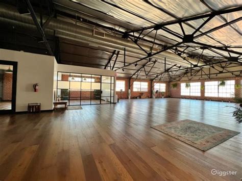 Spacious Warehouse Wellness Studio In La With Tons Of Natural Light