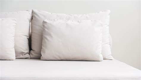 For one, if you start to not love it quite as much (you wake up with a sore or stiff neck, or can't get comfortable during the night). How Often Should You Replace Your Pillows? | Memory Foam Talk