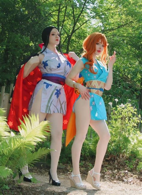 One Piece Nami E Nico Robin In Un Cosplay Di Coppia Sono Pronte A