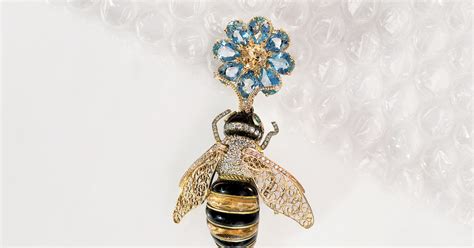 Dolce And Gabbana Earrings Fit For A Queen Bee
