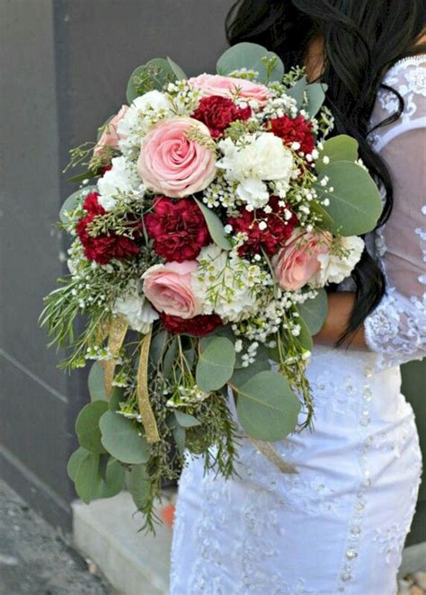5 Most Pretty White And Eucalyptus Bouquet For Your Wedding Red