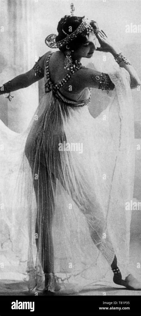 Mata Hari Dutch Exotic Dancer And Courtesan Stock Photo Alamy