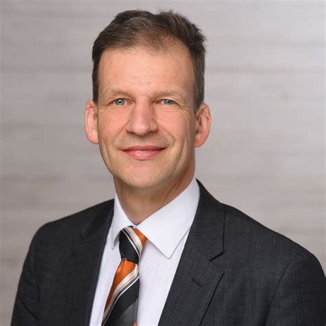 Fidor bank kündigen in 2 minuten. Michael Tischmeyer - Leiter Finanzen und Controlling ...