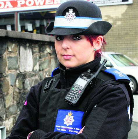 Cops To Wear Genderless Uniform On The Beat To Be More