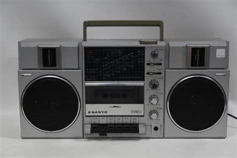 Sanyo M K Am Fm Sw Radio Tape Boombox Ghettoblaster Portable Stereo