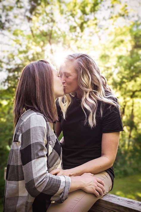 Heidi And Kelly Cute Lesbian Couples Lesbian Love Lesbian Sex Lesbian Engagement Photos