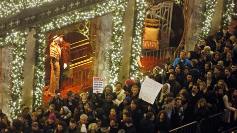 Rockefeller Christmas Tree Lighting Amid Protests Police