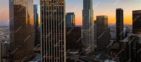 로스 앤젤레스 캘리포니아 로스 앤젤레스 캘리포니아 미국 시내 도시 풍경 로스 앤젤레스 부일의 고층 빌딩 프리미엄 사진