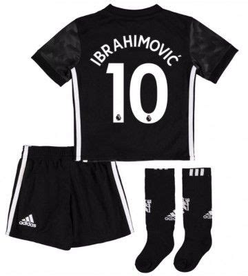 In the game fifa 21 his overall rating is 75. Pin på Zlatan Ibrahimovic tröja Barn