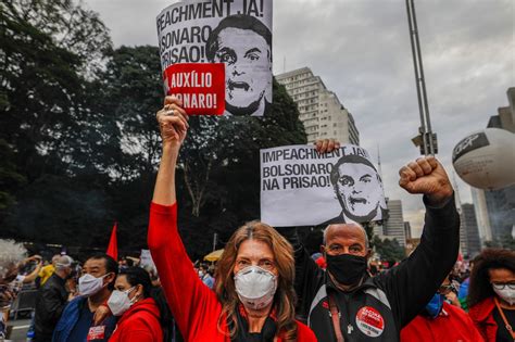 As Brazil Tops Covid 500k Deaths Protests Rage Against Bolsonaro