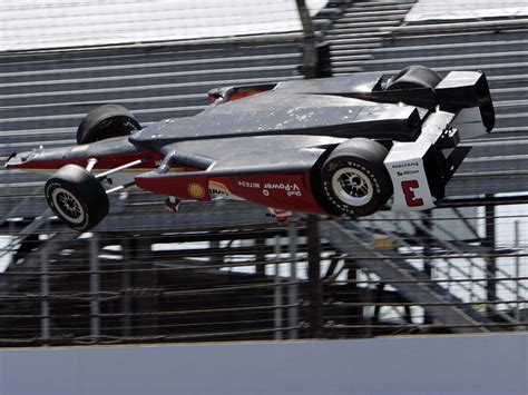 Helio Castroneves Crashes At Indy 500 Practice Business Insider