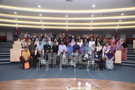 Shaharuddin badaruddin telah menghembuskan nafas terakhirnya pada jam 6.28 petang tadi di hospital putrajaya. MAJLIS APRESIASI ALMARHUM PROF DR. SHAHARUDDIN - UNISEL ...