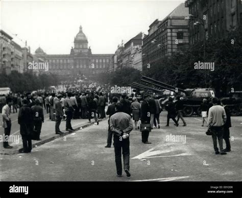 agosto 24 1968 la invasión soviética de checoslovaquia estas imágenes fueron tomadas por el
