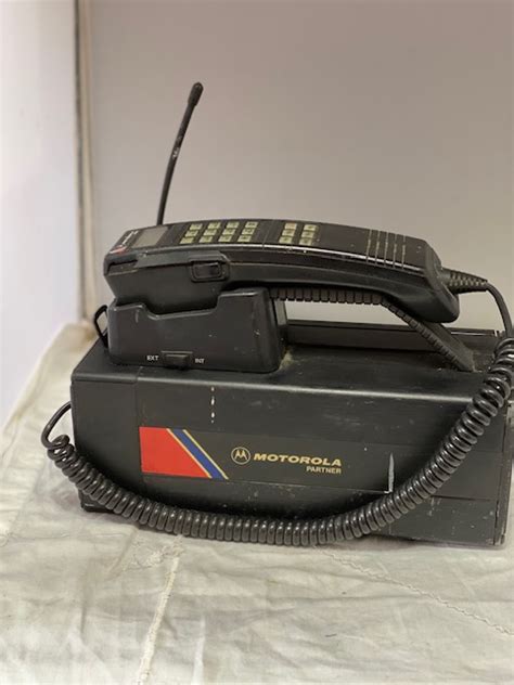 Vintage Motorola 4800x Mobile Transportable Brick Phone Rare Prop 1989