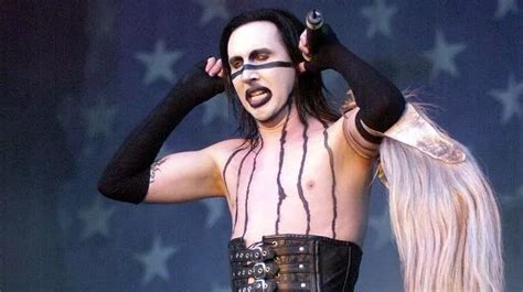 Marilyn Manson Made Us Strip On Tour Bus And Rated Our Chests In Warped Game Mirror Online