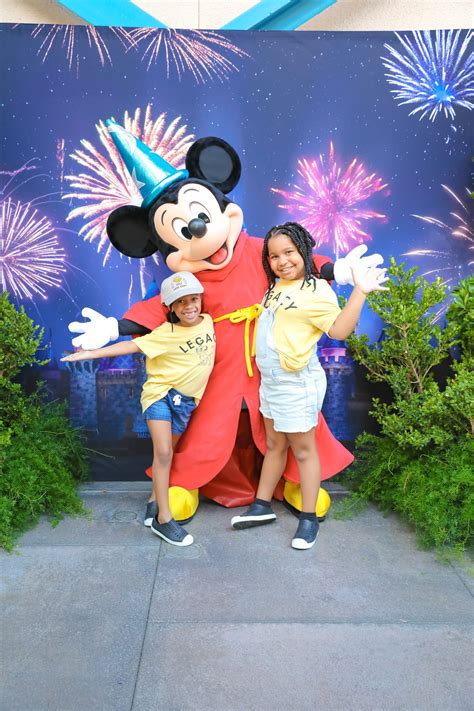 Disneylands Nighttime Spectaculars. - Porsha Carr Blog