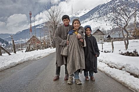 Travel Photography Children Of Himalaya Kashmir