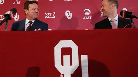 Lincoln Riley 33 Takes Over As Oklahomas Football Coach