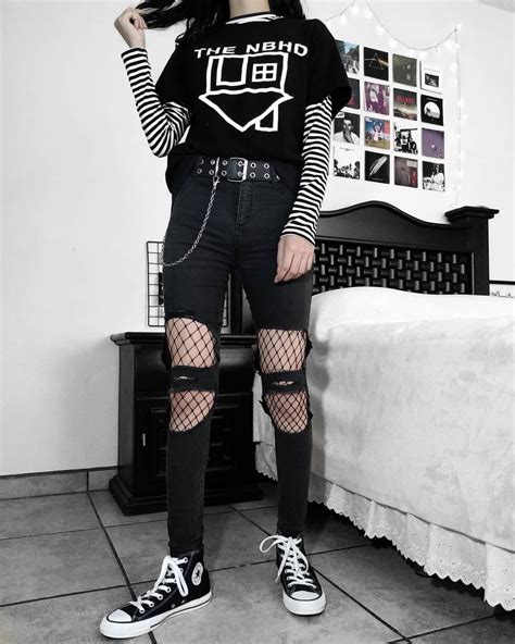 Pin By Cynthia Maxfield On Punk Outfits In 2020 Aesthetic Grunge